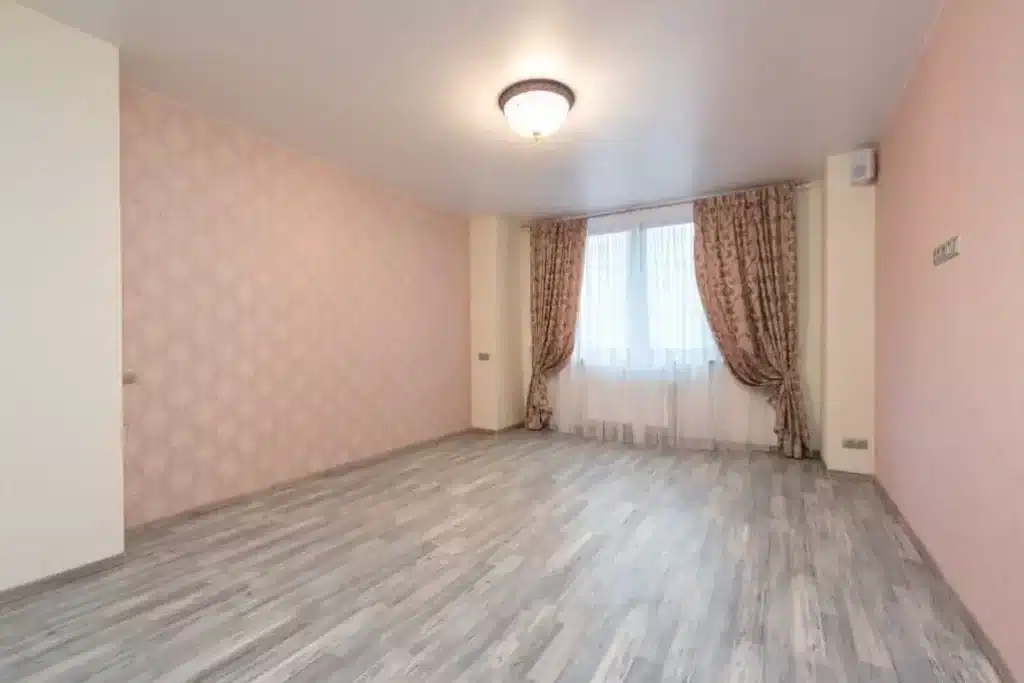 Créez une pièce unique de bijoux religieux sur mesure pour une signification personnelle.