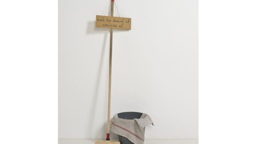 La Croix dans l’Art Contemporain : 13 Œuvres Marquantes