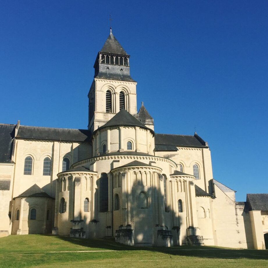 À la découverte de l’Abbaye aux Dames : Un joyau spirituel et architectural