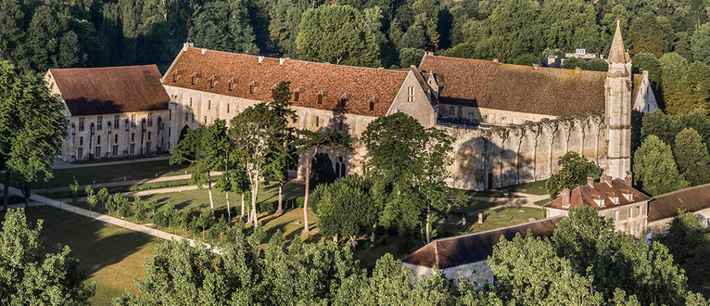 La beauté intemporelle de l&rsquo;abbaye de Maubuisson : un voyage spirituel au cœur de l&rsquo;histoire