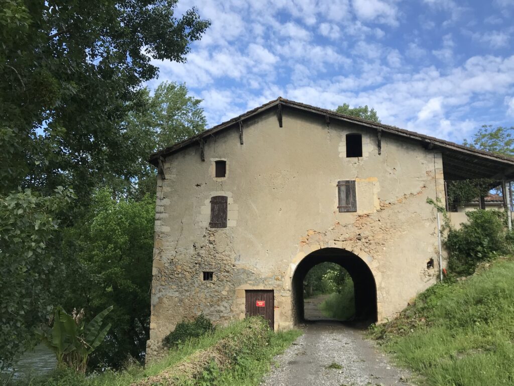 À la découverte de l’Abbaye de Bellefontaine : un havre de spiritualité et de sérénité