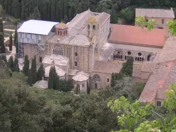 La majestueuse Abbaye Sainte-Marie de Valmagne : Un trésor spirituel à découvrir