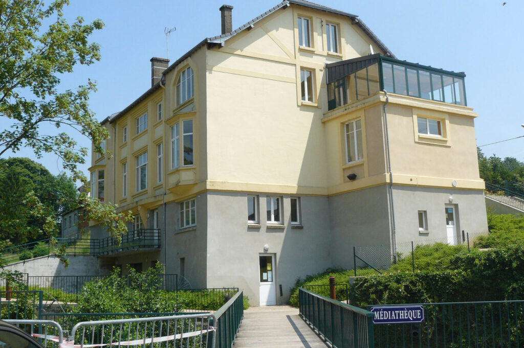 Le Collège Signy-l’Abbaye : Un havre de savoir et de spiritualité