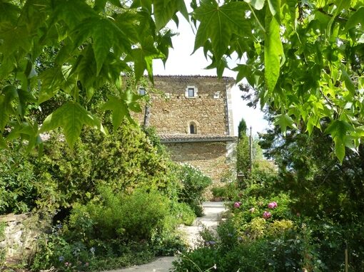 Retraite paisible à l’abbaye de Valsaintes: un havre de spiritualité