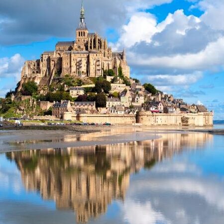 Découvrez l’abbaye du Mont Saint-Michel : un trésor spirituel au cœur de la Normandie