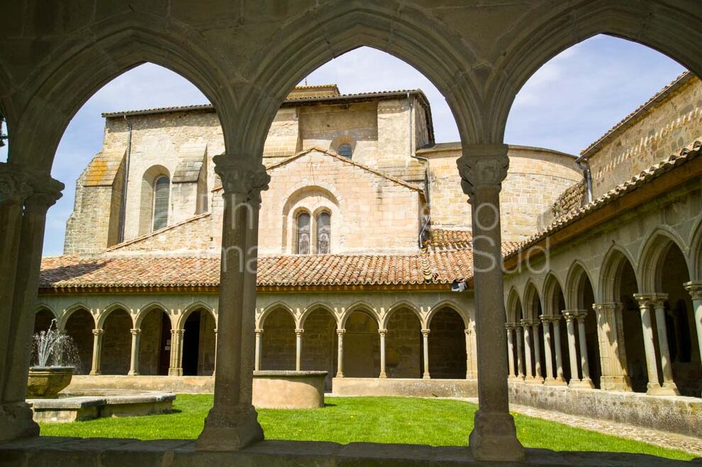 L’abbaye de Saint-Hilaire : un havre de paix et de spiritualité