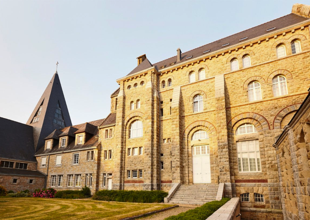 Plongez dans la sérénité de l’Abbaye Sainte-Anne de Kergonan