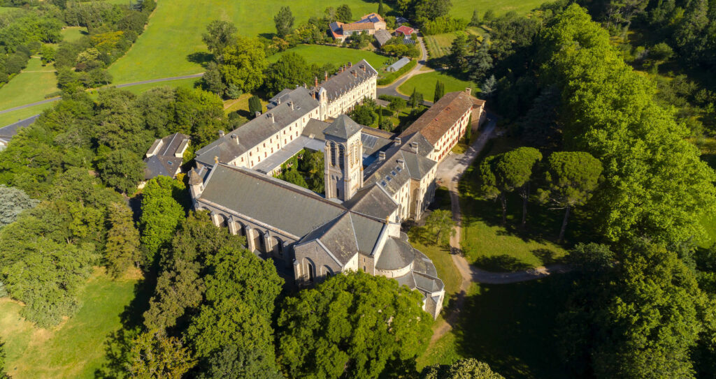 Retraite spirituelle à l’abbaye Notre Dame de la Paix : Trouver la sérénité intérieure