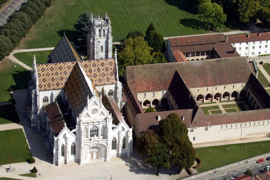 découverte de l’abbaye de brou : un chef-d’œuvre gothique flamboyant en France