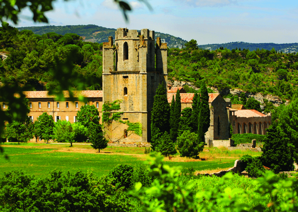 Découverte spirituelle à l’abbaye La Joie Notre-Dame : un havre de paix en Bretagne