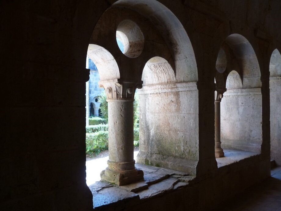 Visite spirituelle : que découvre-t-on à l&rsquo;abbaye du Thoronet ?