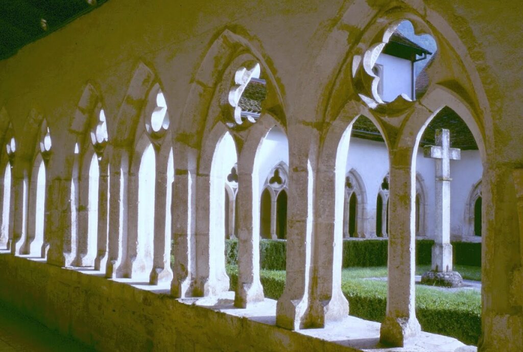 À la découverte de l’hôtel de l’abbaye dans le Jura : une retraite spirituelle unique ?