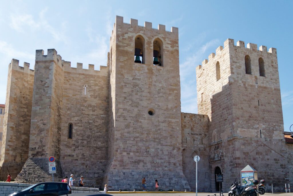 Découverte de l&rsquo;abbaye Saint-Victor à Marseille : un voyage spirituel et historique