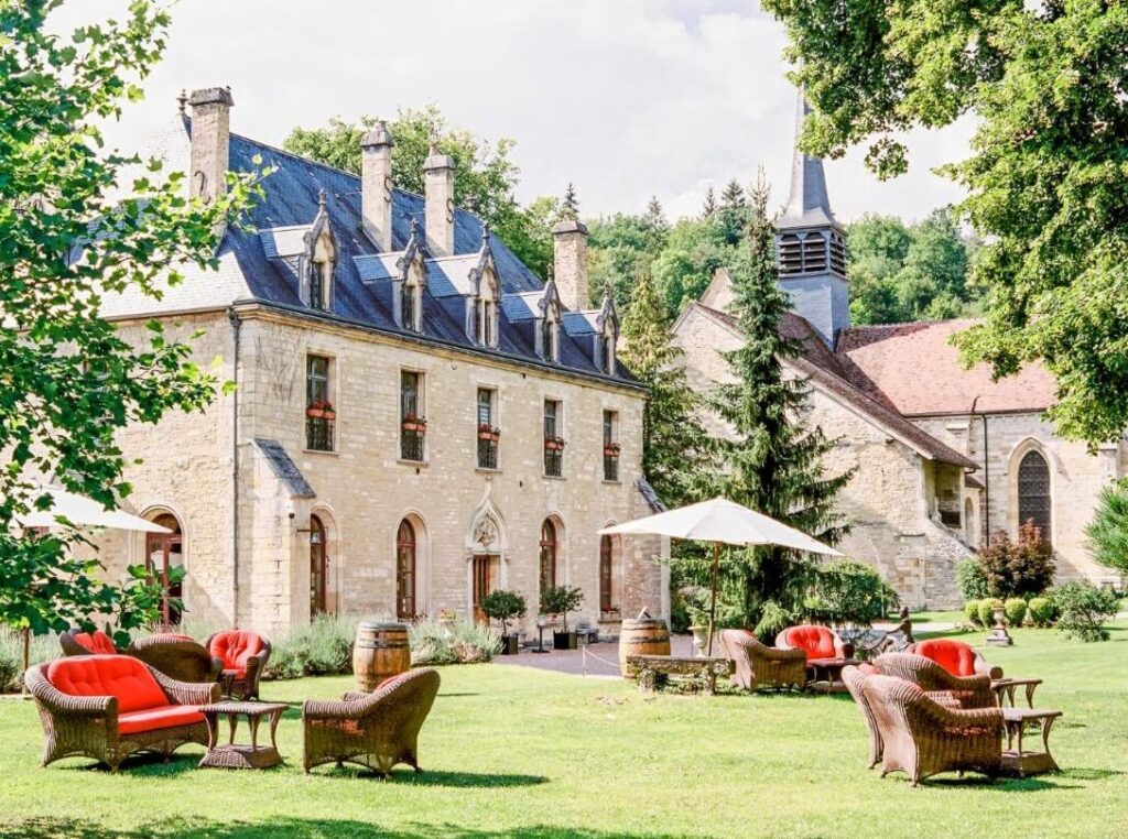découverte gastronomique et repos spirituel à l’hôtel restaurant de l’abbaye