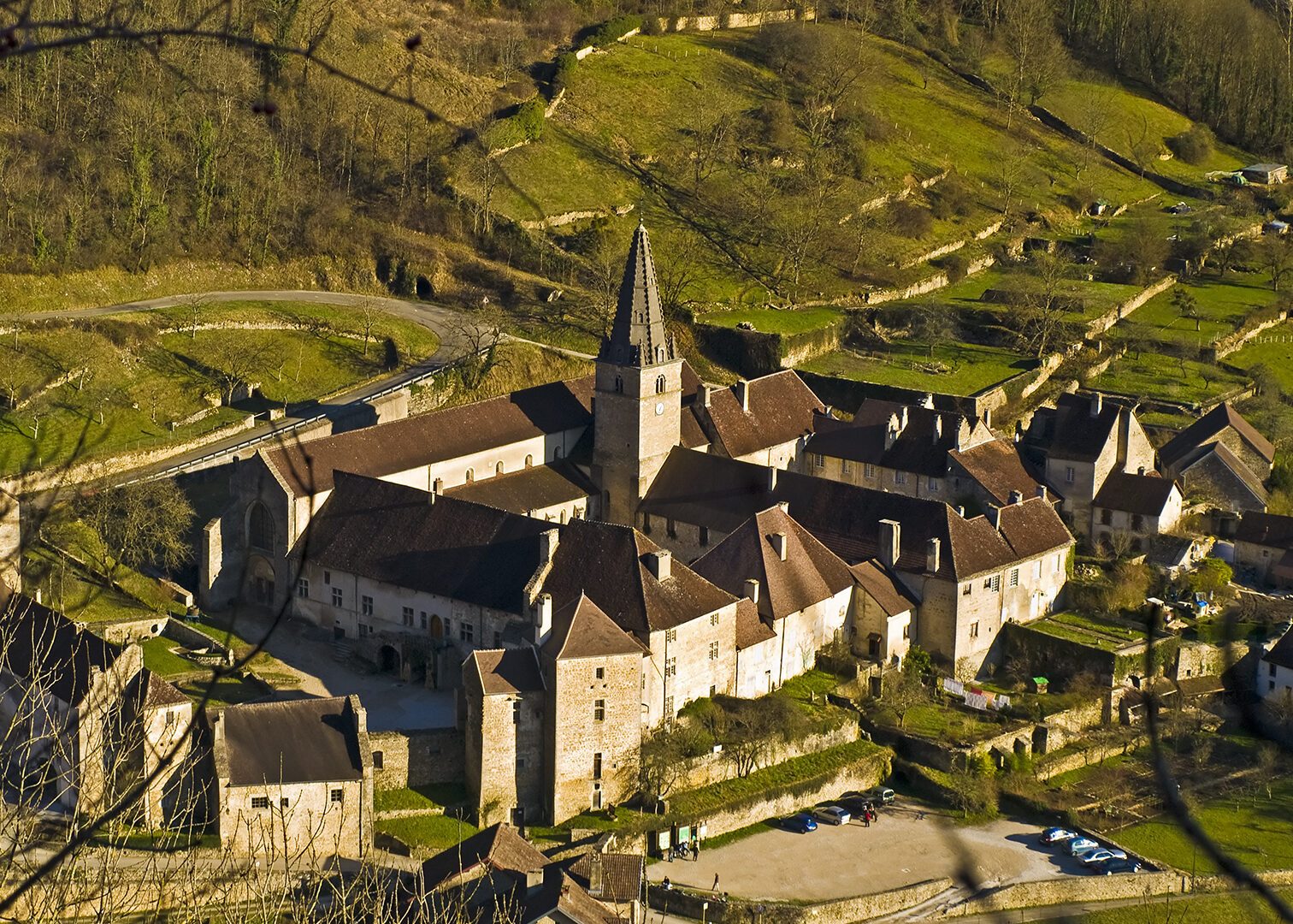 L’abbaye de Baume-les-Messieurs : un trésor de spiritualité et d’histoire en Franche-Comté