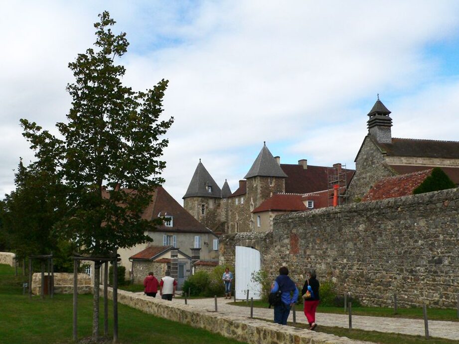 Découverte de l’abbaye de Solignac : berceau de spiritualité et d’histoire en Limousin