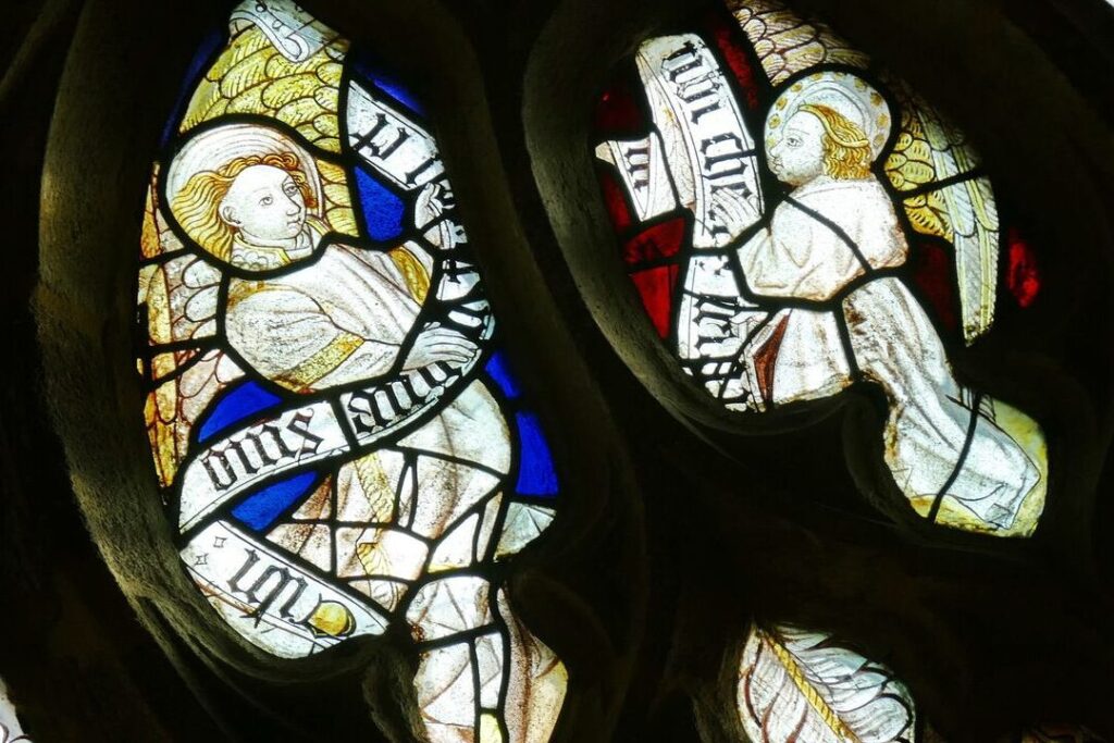 Les vitraux d’église : des œuvres d’art divinement colorées ?