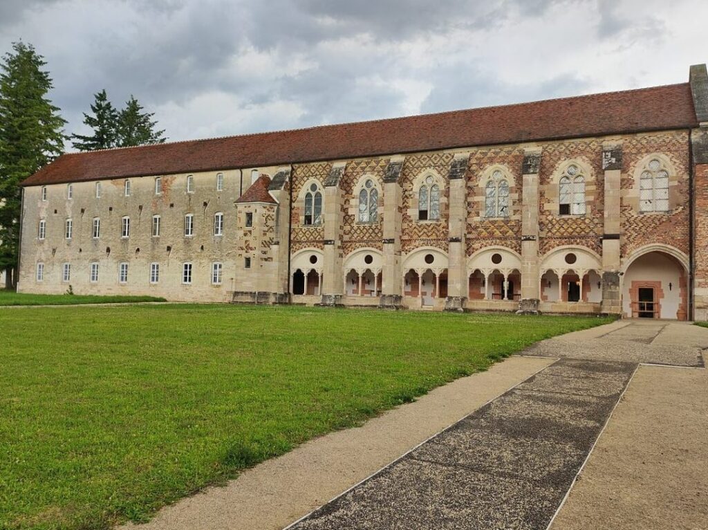 À la découverte de l’Abbaye de Cîteaux : Un havre de spiritualité et d’histoire