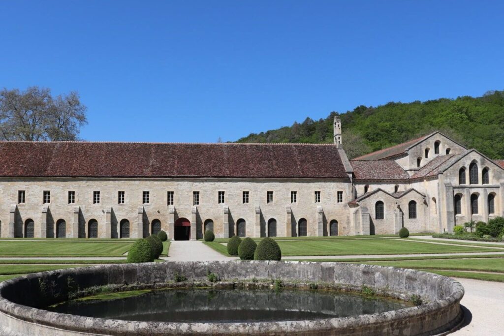 À la découverte de l&rsquo;abbaye de Troisfontaines : un havre de spiritualité