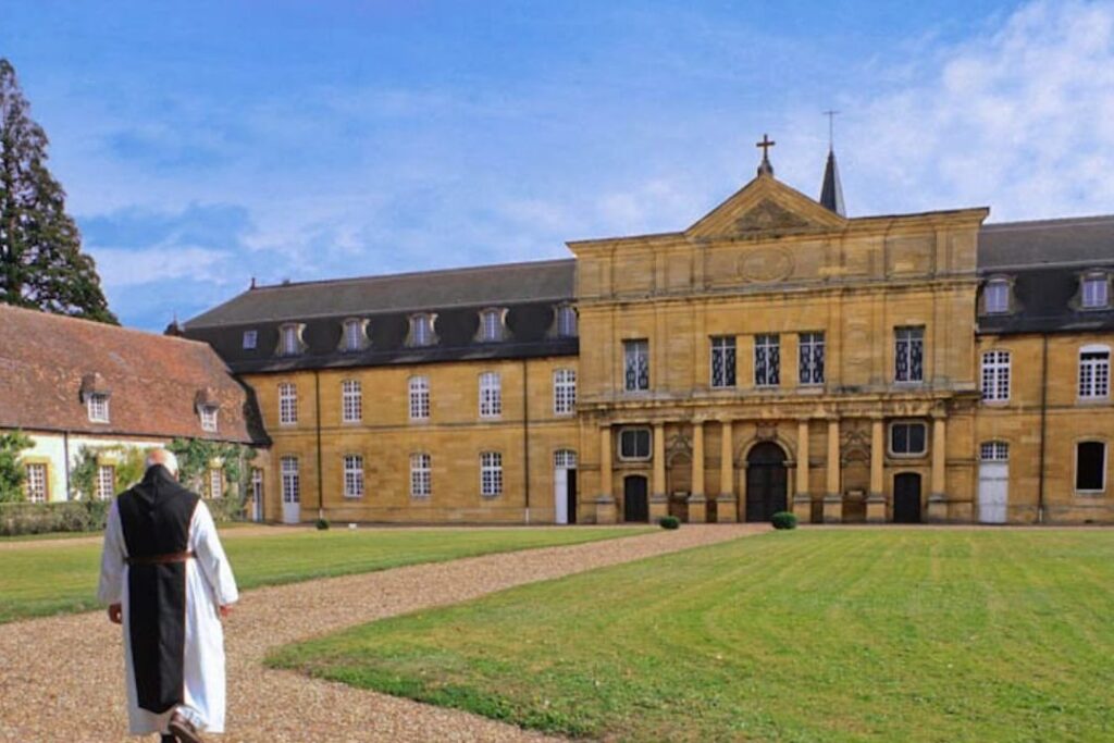 abbaye des sept-fons : un havre de paix et de spiritualité à découvrir