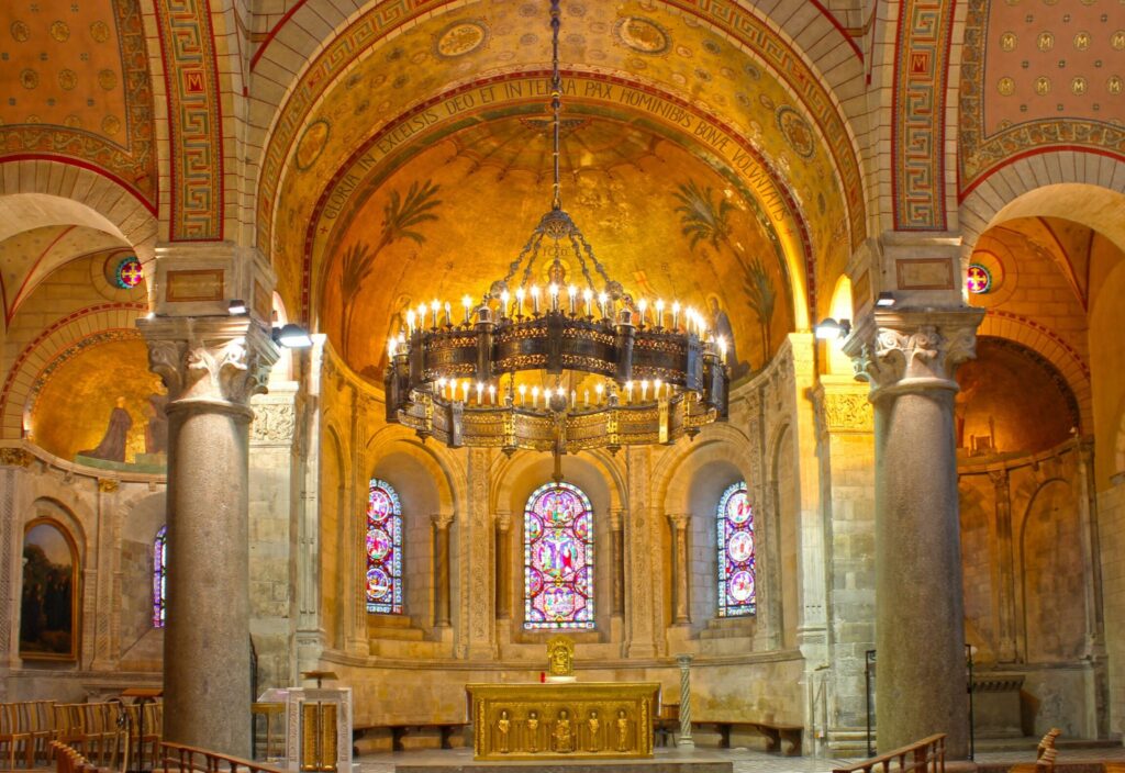 Découvrez l’histoire fascinante de l’abbaye aux secrets spirituels intemporels.