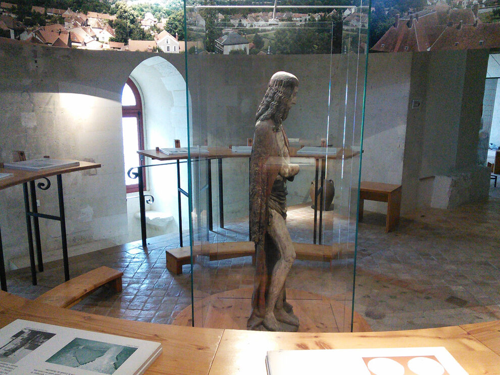 L’abbaye Notre-Dame de Jouarre : un joyau mérovingien à découvrir
