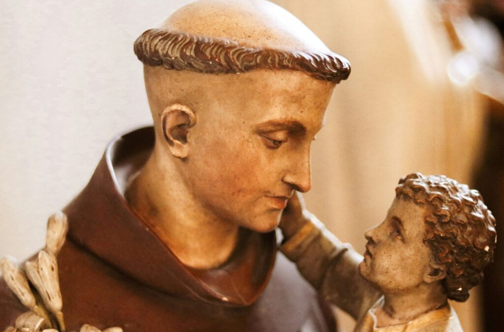 Quelle est l’histoire fascinante derrière l’ostie et son lien avec l’église ?