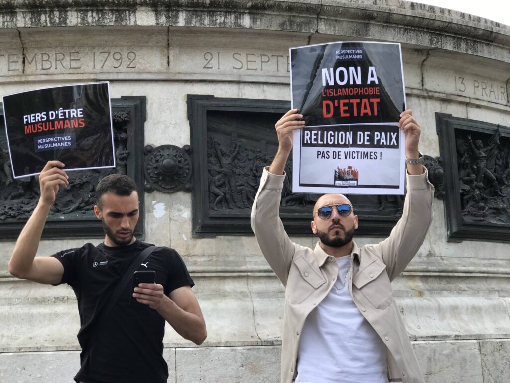 Saviez-vous que les musulmans prient de la même manière que certains chrétiens ?