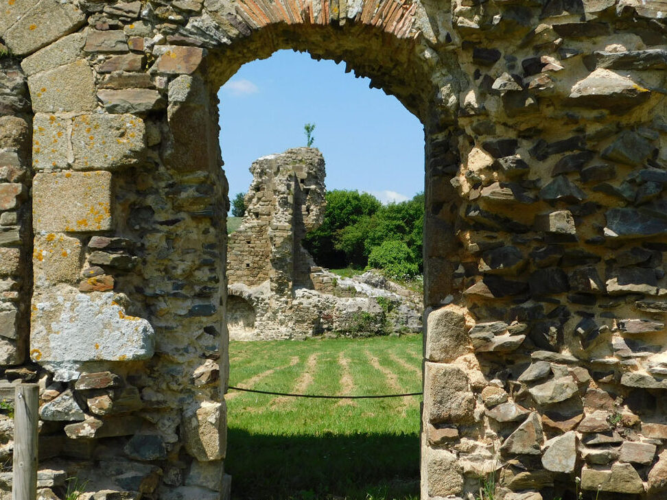 L’abbaye Saint-Pierre de Solesmes : un havre de paix et de spiritualité