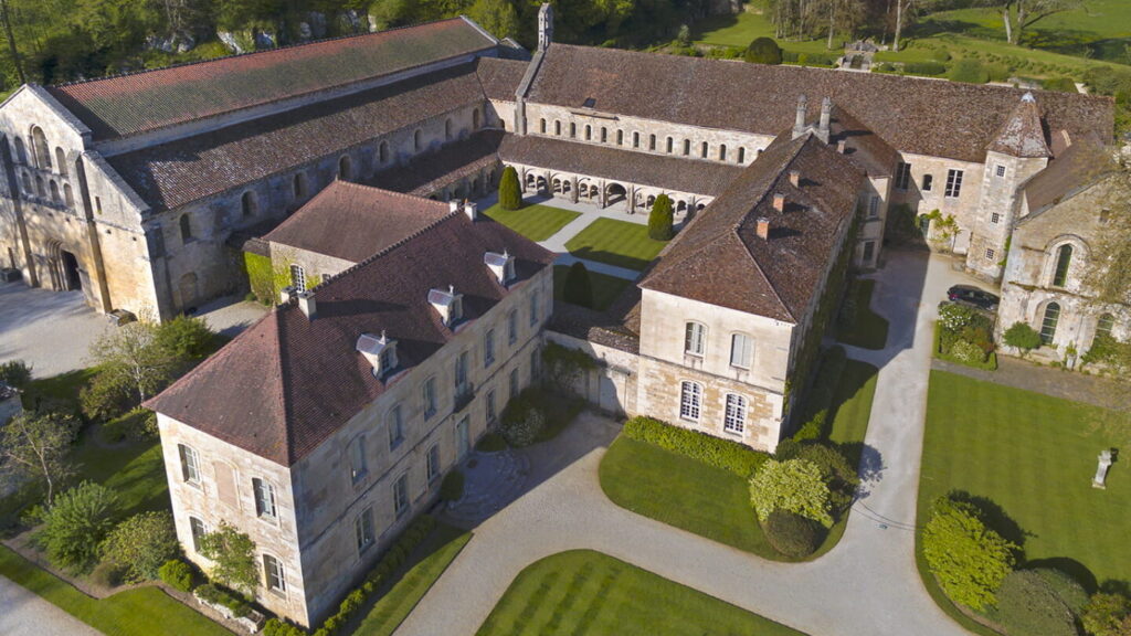 Découverte de l’abbaye de Fontenay : joyau de la spiritualité cistercienne