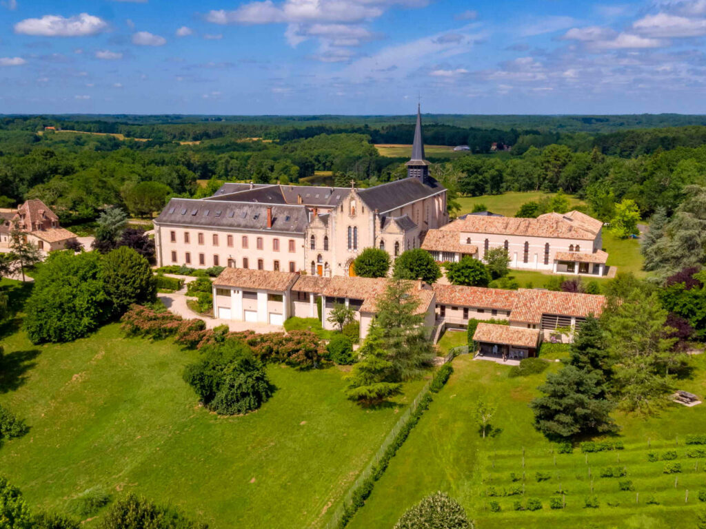 Découverte et méditation : les parcours spirituels au coeur du parc de l’abbaye