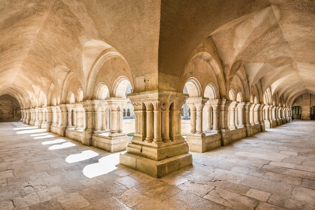 Visiter l’abbaye de Cluny : plongée au cœur du Moyen Âge et de la spiritualité monastique