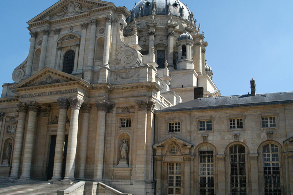 L’abbaye de Saint-Germain des Prés : berceau spirituel et historique au cœur de Paris
