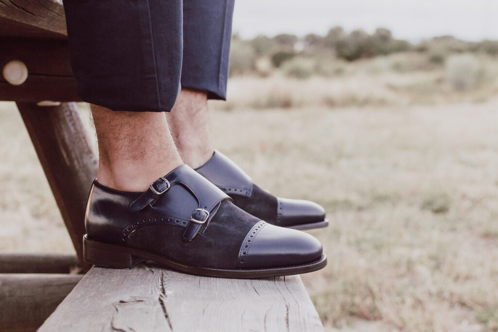 Quelles chaussures portent les moines ?
