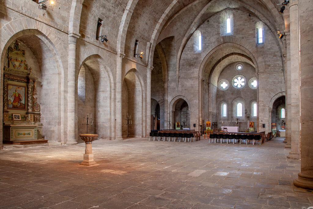 Découverte de l’abbaye de Sylvanès : spiritualité et culture en harmonie