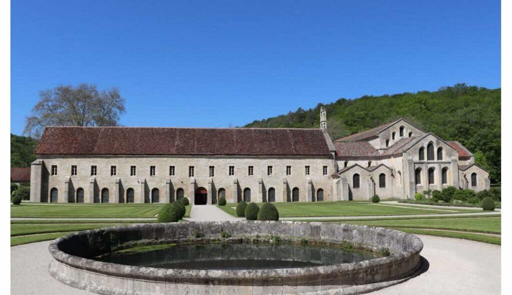 Les abbayes cisterciennes de France : havres de paix et de spiritualité