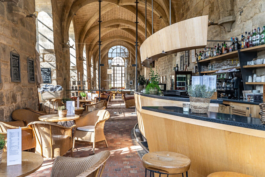 trouver la paix intérieure au café de l’abbaye à Marseille ?