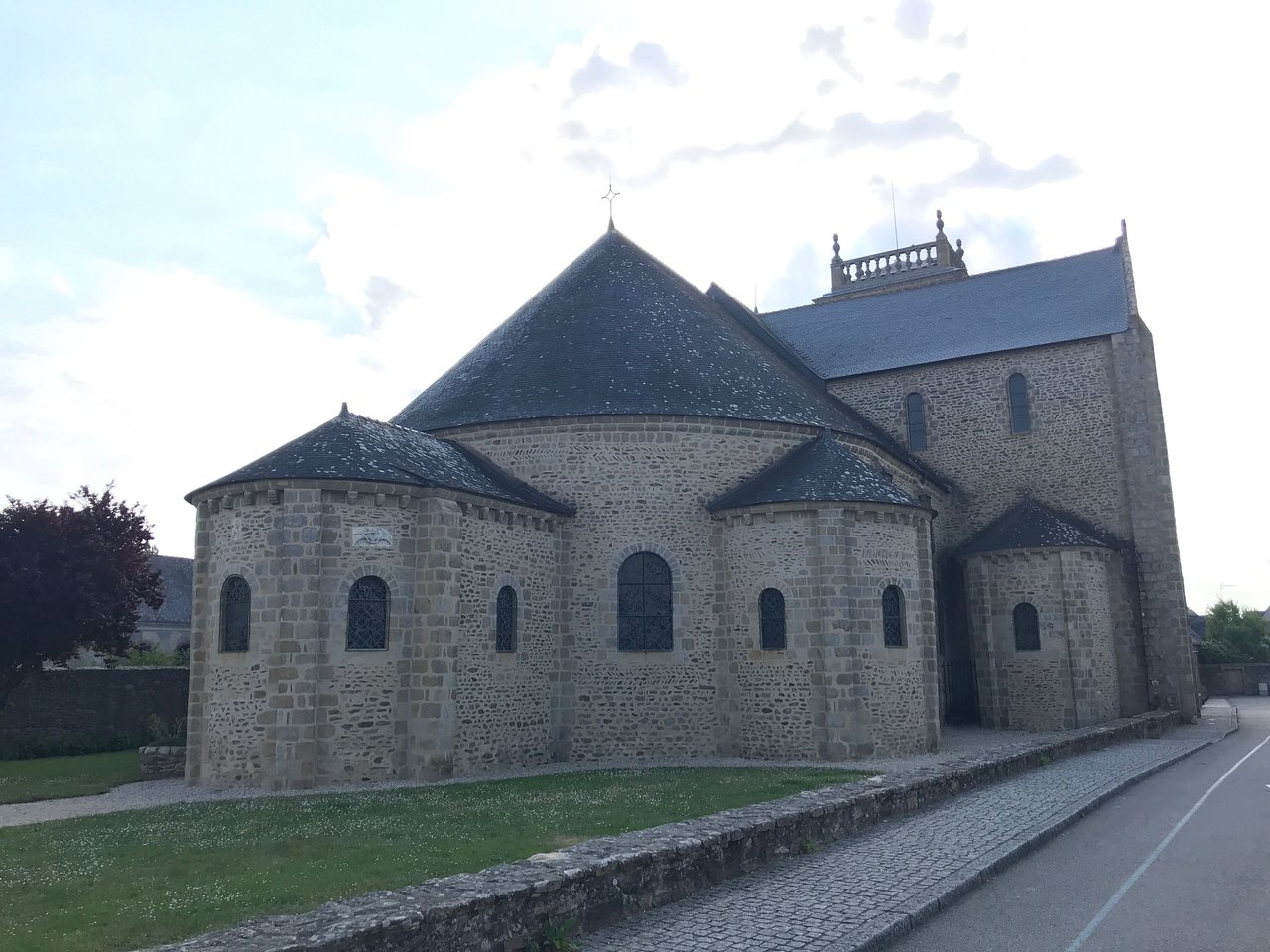 Façade de l'abbaye de Rhuys