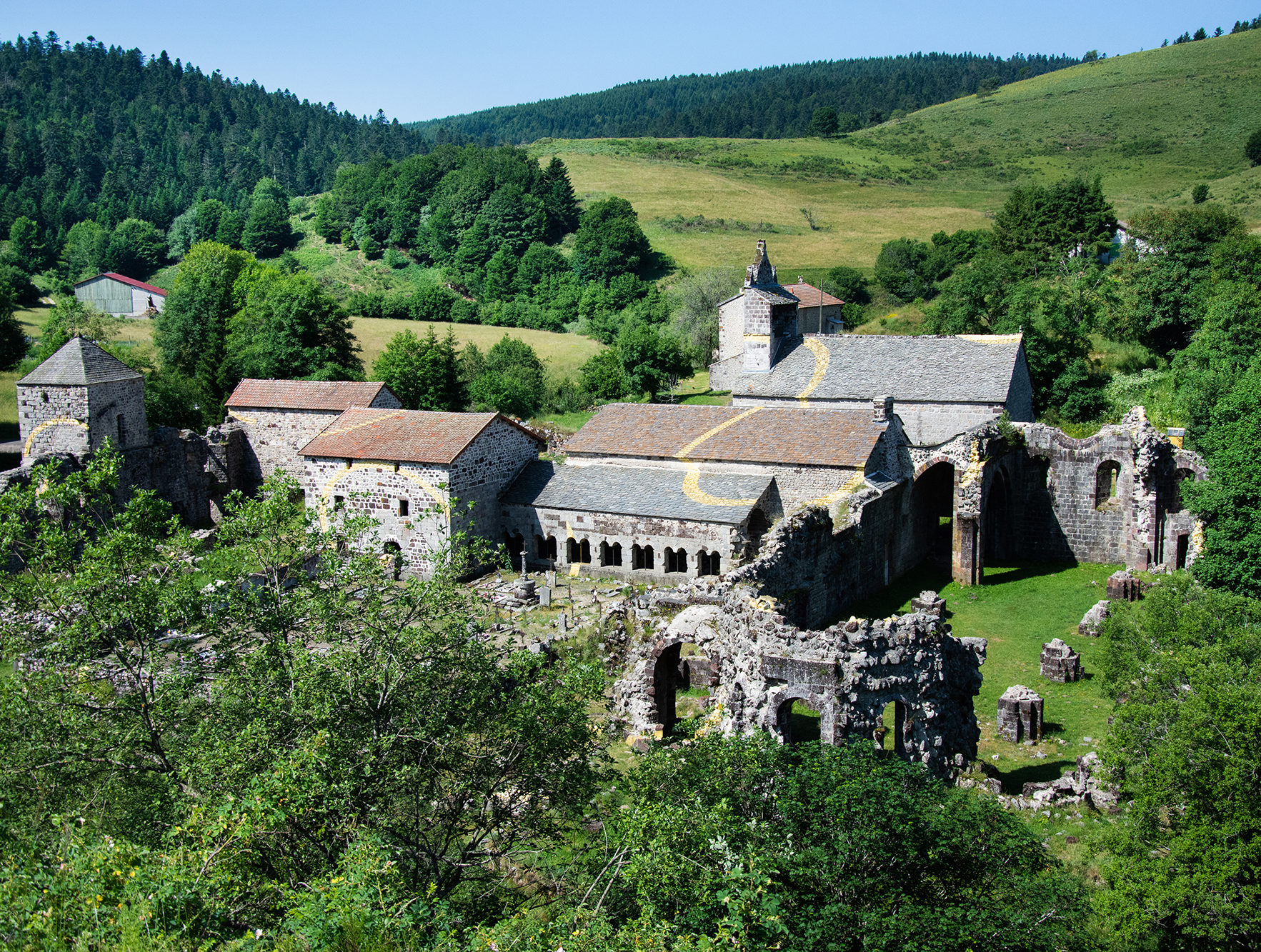 Ruines de l'abbaye de Mazan