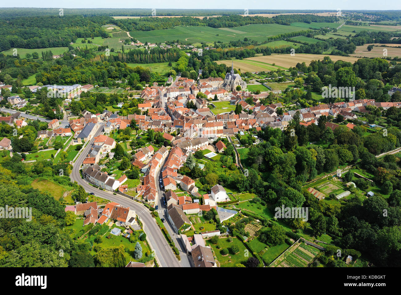 Vue aérienne d'Orbais-l'Abbaye