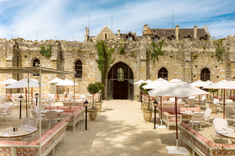 Le Réfectoire des Moines à l'Abbaye des Vaux de Cernay, un cadre majestueux pour un brunch raffiné