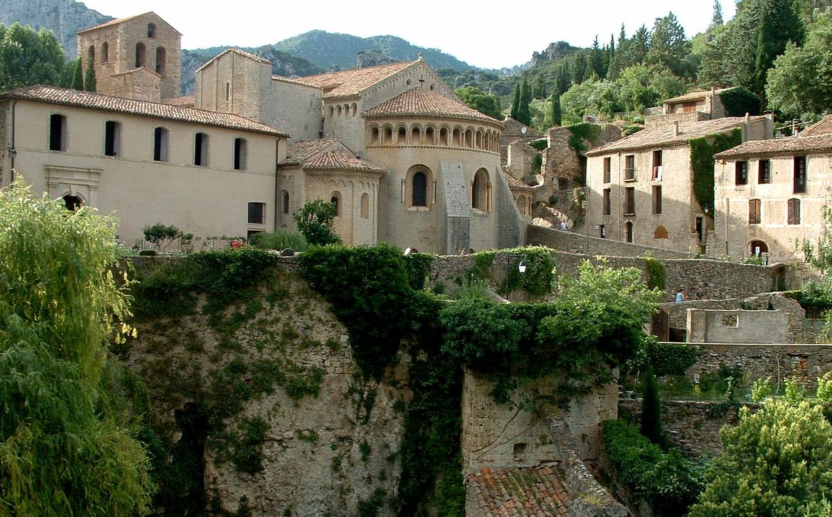 Façade de l'Abbaye de Gellone