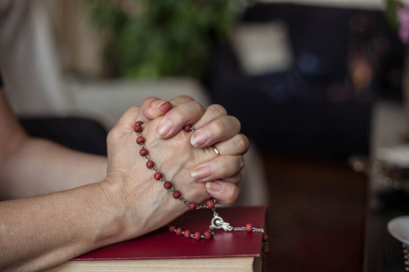 écouter radio catholique, se rapprocher de Dieu