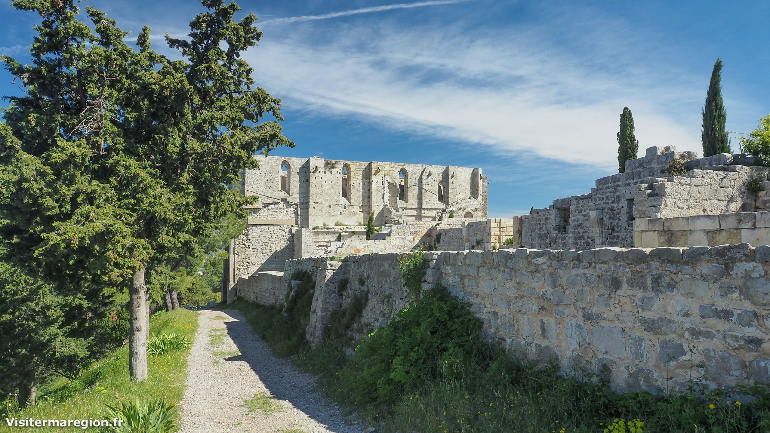 Ruines de l’abbaye St Félix de Montceau