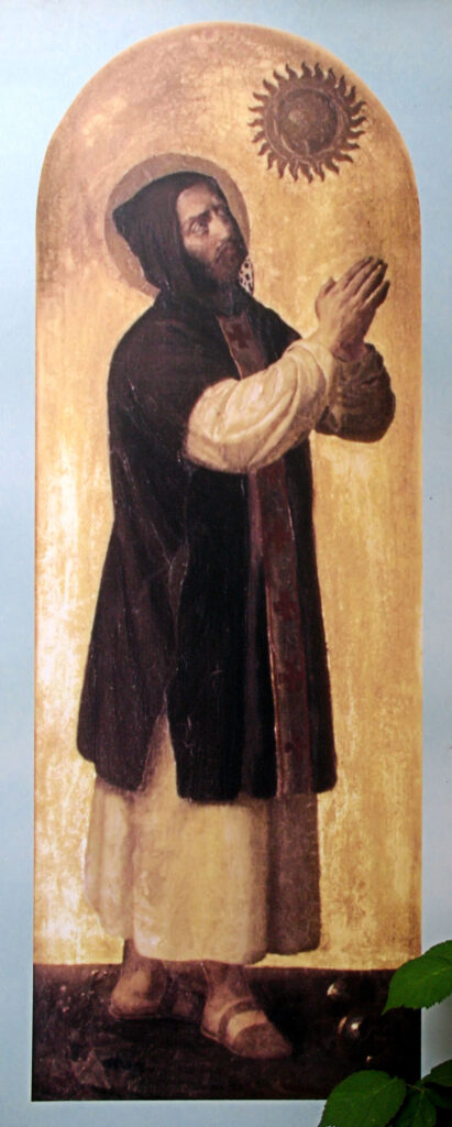 Statue de Saint Benoît, fondateur de l'ordre bénédictin, symbolisant la tradition monastique