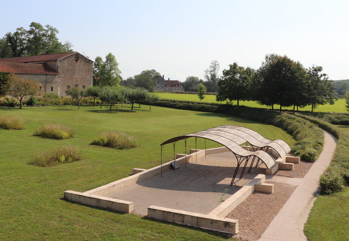 Vestiges de la première église de l Abbaye notre dame de Cîteaux