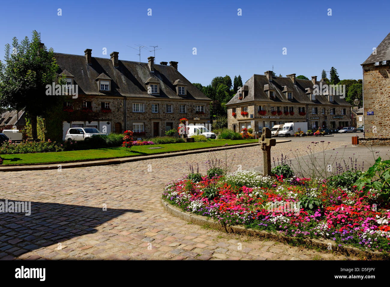 Vue du village de Lonlay-l'Abbaye