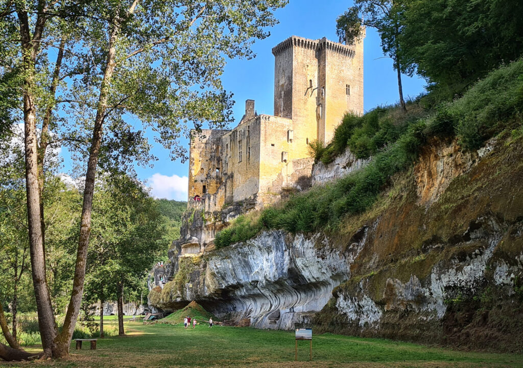 Découverte spirituelle à l’abbaye de Brantôme : entre histoire et méditation