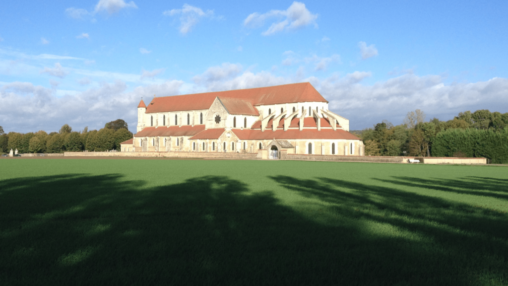 La Maison du Jardinier à Pontigny : histoire et hébergement