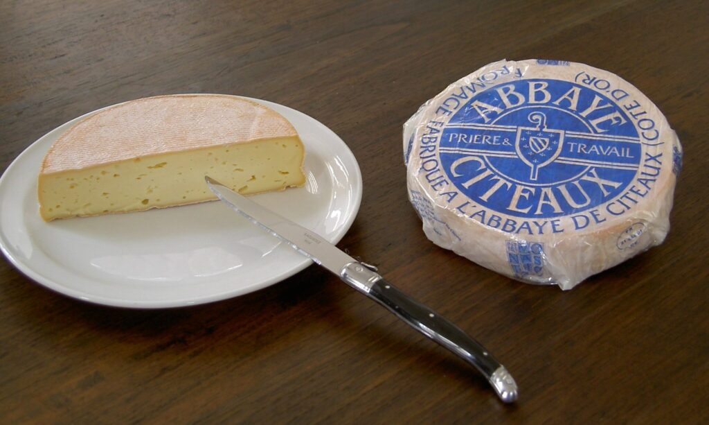 Qu’est-ce que le fromage Abbaye de Cîteaux ?